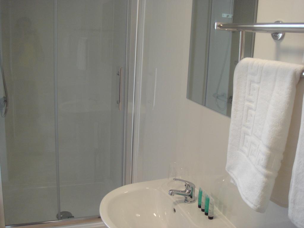 New Lomond Hotel Paisley Zimmer foto